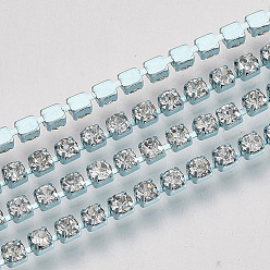 Turquoise Pálido Cadenas de strass de diamantes de imitación de hierro de electroforesis, cadenas de copa de diamantes de imitación de cristal, con carrete, turquesa pálido, ss 12 diamantes de imitación, 3~3.2 mm, sobre 10 yardas / rodillo