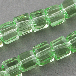 Verde Pálido Abalorios de vidrio, facetados, cubo, verde pálido, 4x4x4 mm, agujero: 1 mm, sobre 100 unidades / cadena, 17 pulgada
