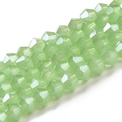 Verde Perlas de vidrio imitación de jade electroplate hebras, lustre de la perla chapado, facetados, bicono, verde, 4x4 mm, agujero: 0.8 mm, sobre 87~98 unidades / cadena, 12.76~14.61 pulgada (32.4~37.1 cm)