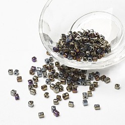 (405) Непрозрачный AB вишня Позолоченные стекло бисер, круглое отверстие, кубические, с черным покрытием, 3~7x3x3 мм, отверстие : 0.5 мм, около 4500 шт / упаковка, 440~450 г / мешок