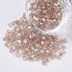 Rosada Marrón 8/0 de dos granos de la semilla de cristal tallado, hexágono, brillo de colores transparentes, marrón rosado, 2.5~3x2.5 mm, agujero: 0.9 mm, sobre 15000 unidades / bolsa