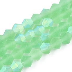Vert Clair Imitez des brins de perles en verre givré bicône en cristal autrichien, AA grade, facette, vert clair, 4x4mm, Trou: 1mm, Environ 87~89 pcs/chapelet, 13.19~13.39 pouce (33.5~34 cm)
