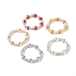 Color mezclado Pulsera elástica de cuentas de cristal de corazón brillante para niños, pulsera de perlas de vidrio de dos tonos, blanco, color mezclado, diámetro interior: 1-3/4 pulgada (4.3 cm)