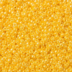 (RR422D) Opaque Yellow Luster Cuentas de rocailles redondas miyuki, granos de la semilla japonés, (rr 422 d) brillo amarillo opaco, 11/0, 2x1.3 mm, agujero: 0.8 mm, sobre 1100 unidades / botella, 10 g / botella