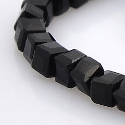 Negro Abalorios de vidrio de cubo facetados, negro, 4x4x4 mm, agujero: 1 mm, sobre 100 unidades / cadena, 16.9 pulgada