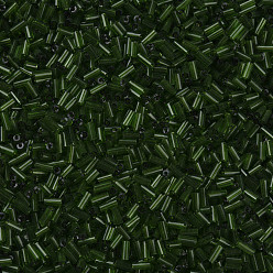Vert Foncé Perles de bugle de verre transparent, trou rond, vert foncé, 3~8x2mm, Trou: 0.7mm, environ 450 g / livre