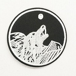 White Computerized Embroidery Cloth Iron on/Sew on Patches, Costume Accessories, Appliques, Flat Round with Wolf, Black & White, 73mm
