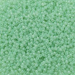 (1144) Milky Kiwi Toho perles de rocaille rondes, perles de rocaille japonais, (1144) kiwi laiteux, 11/0, 2.2mm, Trou: 0.8mm, environ5555 pcs / 50 g
