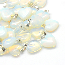 Opalite Pendentifs coeur de opalite, avec les accessoires en laiton de tonalité de platine, 17~19x15~16x5~8mm, Trou: 2x7mm