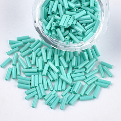 Turquoise Perles de bugle en verre, trou rond, couleurs opaques, turquoise, 6~7x1.5~2mm, trou: 0.8 mm, environ 10000 PCs / sachet 