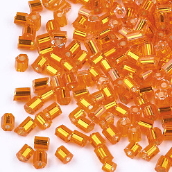 Naranja Oscura Calificar una semilla de vidrio, hexágono (dos cortes), plata forrada, naranja oscuro, 1.5~2.5x1.5~2 mm, agujero: 0.8 mm, sobre 2100 unidades / bolsa, 450 g / bolsa