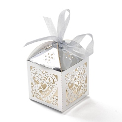 Blanco Papel cortado con láser ahueca hacia fuera el corazón y las flores cajas de dulces, cuadrado con cinta, para el embalaje del regalo del favor de la fiesta de la fiesta de bienvenida al bebé de la boda, blanco, 5x5x7.6 cm