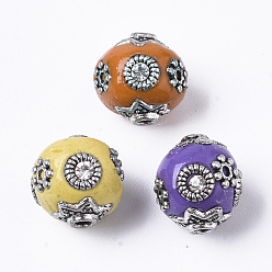 Couleur Mélangete Perles Indonésiennes manuelles, avec des détails en métal et des strass en cristal, ronde, argent antique, couleur mixte, 11x10~11mm, Trou: 1.5~2mm