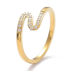 Oro Revestimiento iónico (ip) 304 anillos para los dedos de acero inoxidable, con diamantes de imitación de cristal, ola, dorado, tamaño de EE. UU. 6~9 (16.5~18.9 mm)