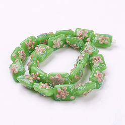 Vert Jaune Main cahoteuses chalumeau perles brins, rectangle avec fleur, vert jaune, 17.5~18x14x11~13mm, Trou: 2mm
