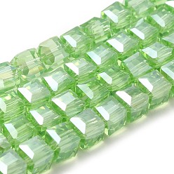 Verde Claro Abalorios de vidrio electrochapa, color de ab chapado, facetados, cubo, verde claro, 7~8x7~8x7~8 mm, agujero: 1 mm