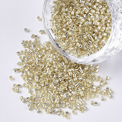 Vara de Oro Pálido 11/0 califique una granada de cristal, cilindro, tamaño de grano de semilla uniforme, plata forrada, vara de oro pálido, 1.5x1 mm, agujero: 0.5 mm, sobre 20000 unidades / bolsa