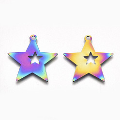 Rainbow Color Placage ionique (ip) 201 pendentifs en acier inoxydable, embellissements en métal gravé, étoiles, couleur arc en ciel, 26x26x0.3mm, Trou: 1.8mm