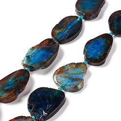 Bleu Pierre gemme agate naturelle, teint, nuggets, bleu, 26.5~47x16~28x5~6mm, Trou: 2.5mm, Environ 10~14 pcs/chapelet, 15.75~17.32 pouce (40~44 cm)