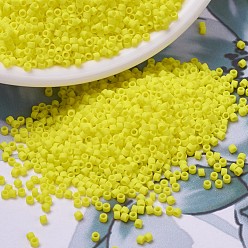 (DB0751) Mate opaco amarillo Cuentas de miyuki delica, cilindro, granos de la semilla japonés, 11/0, (db 0751) amarillo opaco mate, 1.3x1.6 mm, agujero: 0.8 mm, sobre 10000 unidades / bolsa, 50 g / bolsa