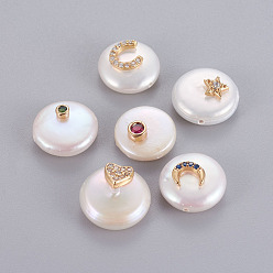 Doré  Culture des perles perles d'eau douce naturelles, avec les accessoires de zircons en laiton, plat rond, or, 13.5~15x6~7mm, Trou: 0.8mm