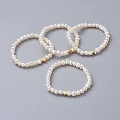 Blanc Étirer bracelets pour enfants, avec des perles en laiton, grade a perles d'eau douce naturelles et sacs d'emballage en toile de jute sacs à cordon, blanc, 1-3/4 pouce (4.5 cm)