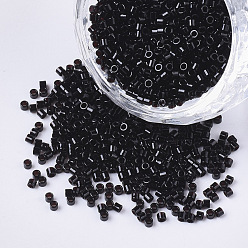 Noir 11/0 note une perle de graines de verre, cylindre, taille uniforme des billes, cuisson des peintures, noir, environ 1.5x1 mm, Trou: 0.5mm, environ 20000 pcs / sachet 