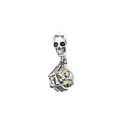 Jaspe Dalmate Crâne d'halloween pendentifs en alliage de jaspe dalmatien naturel, breloques de main squelette avec boule de sphère de pierres précieuses, argent antique, 43x19mm