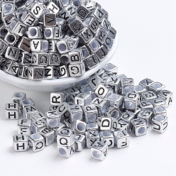 Letter Perles européennes acryliques à gros trous plaquées argent antique, trou horizontal, cube avec la lettre, lettres mixtes aléatoires, 6x6x6mm, Trou: 4mm, environ2950 pcs / 500 g