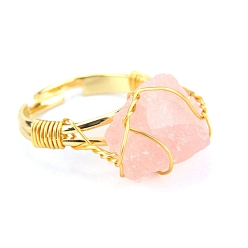 Cuarzo Rosa Anillos ajustables con pepitas de cuarzo rosa natural, anillo envolvente de alambre de cobre dorado, diámetro interior: 19 mm