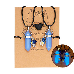 Bleu 2 pcs 2 style lumineux lueur dans le collier pendentif en cristal de quartz naturel teint dans le noir, Colliers de couple magnétiques en forme d'astronaute et de cœur en alliage, pour les meilleurs amis amoureux, bleu, 17.32 pouce (44 cm), 1 pc / style