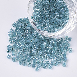 AceroAzul 8/0 de dos granos de la semilla de cristal tallado, hexágono, colores interiores transparentes arcoiris y brillo, acero azul, 2.5~3x2.5 mm, agujero: 0.9 mm, sobre 15000 unidades / bolsa