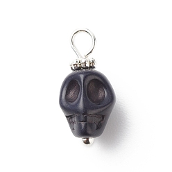Noir Pendentifs turquoise synthétiques, avec les accessoires en laiton de tonalité argent, charme de crâne d'halloween, teint, noir, 17x8x9mm, Trou: 2.6mm