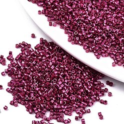 Rouge Violet Moyen 11/0 note une perle de graines de verre, cylindre, taille uniforme des billes, couleurs métalliques, support violet rouge, 1.5x1mm, Trou: 0.5mm, environ 20000 pcs / sachet 
