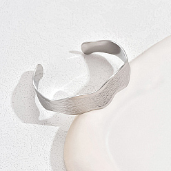 Couleur Acier Inoxydable Bracelet manchette à vague torsadée en acier inoxydable pour femme, couleur inox, diamètre intérieur: 2-3/8~2-3/4 pouce (6~7 cm)