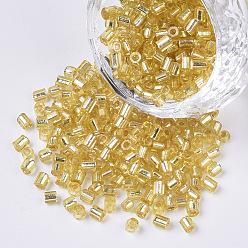 Vara de Oro 6/0 canutillos de cristal, plata forrada, vara de oro, 3.5~5x3.5~4 mm, agujero: 1 mm, sobre 4500 unidades / bolsa