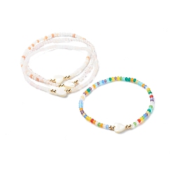 Couleur Mélangete Bracelets extensibles perles à facettes en verre, avec des perles de coeur en coquille de trochidée naturelle et des perles en laiton, couleur mixte, diamètre intérieur: 2-1/4~2-3/8 pouce (5.7~5.9 cm)