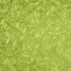 Jaune Vert Perles de bugle de verre transparent, trou rond, jaune vert, 3~8x2mm, Trou: 0.7mm, environ 450 g / livre