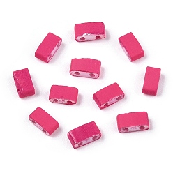Rose Foncé 2 trous perles de rocaille de verre, de Style caoutchouté, rectangle, rose foncé, 4.5~5.5x2x2~2.5mm, Trou: 0.5~0.8mm