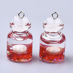 Rouge Verre pendentifs en bouteille, avec des résines, des perles et du fer, platine, rouge, 28~29x15mm, Trou: 2mm