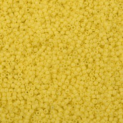 (902F) Canary Yellow Pearl Matte Toho perles de rocaille rondes, perles de rocaille japonais, givré, (902 f) jaune canari nacré mat, 11/0, 2.2mm, Trou: 0.8mm, à propos 1110pcs / bouteille, 10 g / bouteille