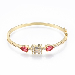 Cramoisi Rectangle de zircone cubique avec bracelet jonc à charnière en forme de larme, bijoux en laiton plaqué or véritable 18k pour femmes, cramoisi, diamètre intérieur : 2x2-1/4 pouces (5.1x5.8 cm)