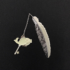 Piscis Marcapáginas con colgante de llave de constelación, marcador de forma de pluma de aleación de tono platino luminoso, Marcador que brilla en la oscuridad, Piscis, 115 mm