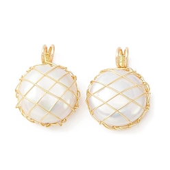 Oro Colgantes de perlas keshi de perlas barrocas naturales, dijes redondos planos con alambre de cobre ecológico envuelto, dorado, 19~19.5x14.5~15x6~6.5 mm, agujero: 3 mm