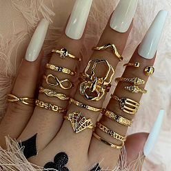 Oro Conjunto de anillos de dedo de aleación de calavera, infinito, serpiente, entrecruzado y araña., anillos apilables goticos para halloween, dorado, diámetro interior: 15 mm, 15 pc / estilo