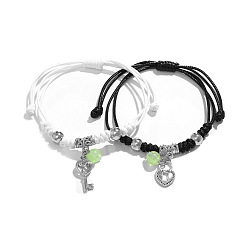 Key 2 pcs 2 ensemble de bracelets à breloques en alliage de couleur et perles lumineuses qui brillent dans le noir., bracelets de couple réglables pour la Saint-Valentin, clé, 8-1/4~12-5/8 pouce (21~32 cm), 1 pc / couleur