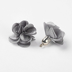Gris Décorations de pendentif en tissu, avec les accessoires acryliques, fleur, grises , 25~30x28~35mm, Trou: 2mm