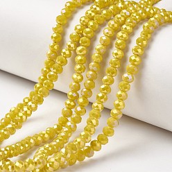 Amarillo Electrochapa hilos de perlas de vidrio opacas, chapado en arco iris , facetados, Rondana plana, amarillo, 4x3 mm, agujero: 0.4 mm, sobre 123~127 unidades / cadena, 16.5~16.9 pulgada (42~43 cm)