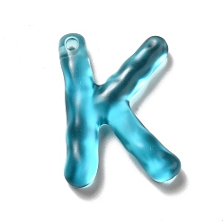 Letter K Colgantes de alfabeto de resina transparente, encantos de la letra, letter.k, 41~45x33~52.5x8 mm, agujero: 3.5 mm
