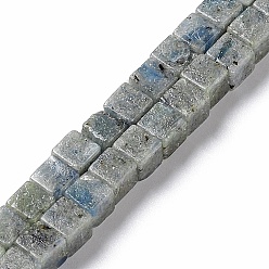 Кианит Натуральные нити из кианита / цианита / дистенового бисера, кубические, 4~4.5x4~5x4~4.5 мм, отверстие : 0.9 мм, около 43 шт / нитка, 7.6 дюйм (19.3 см)